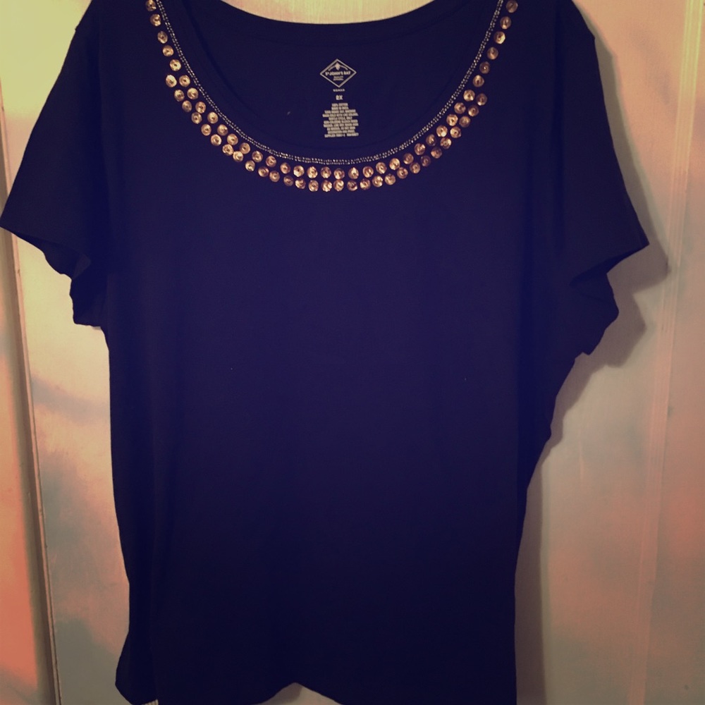 Black tee with copper and silver beading